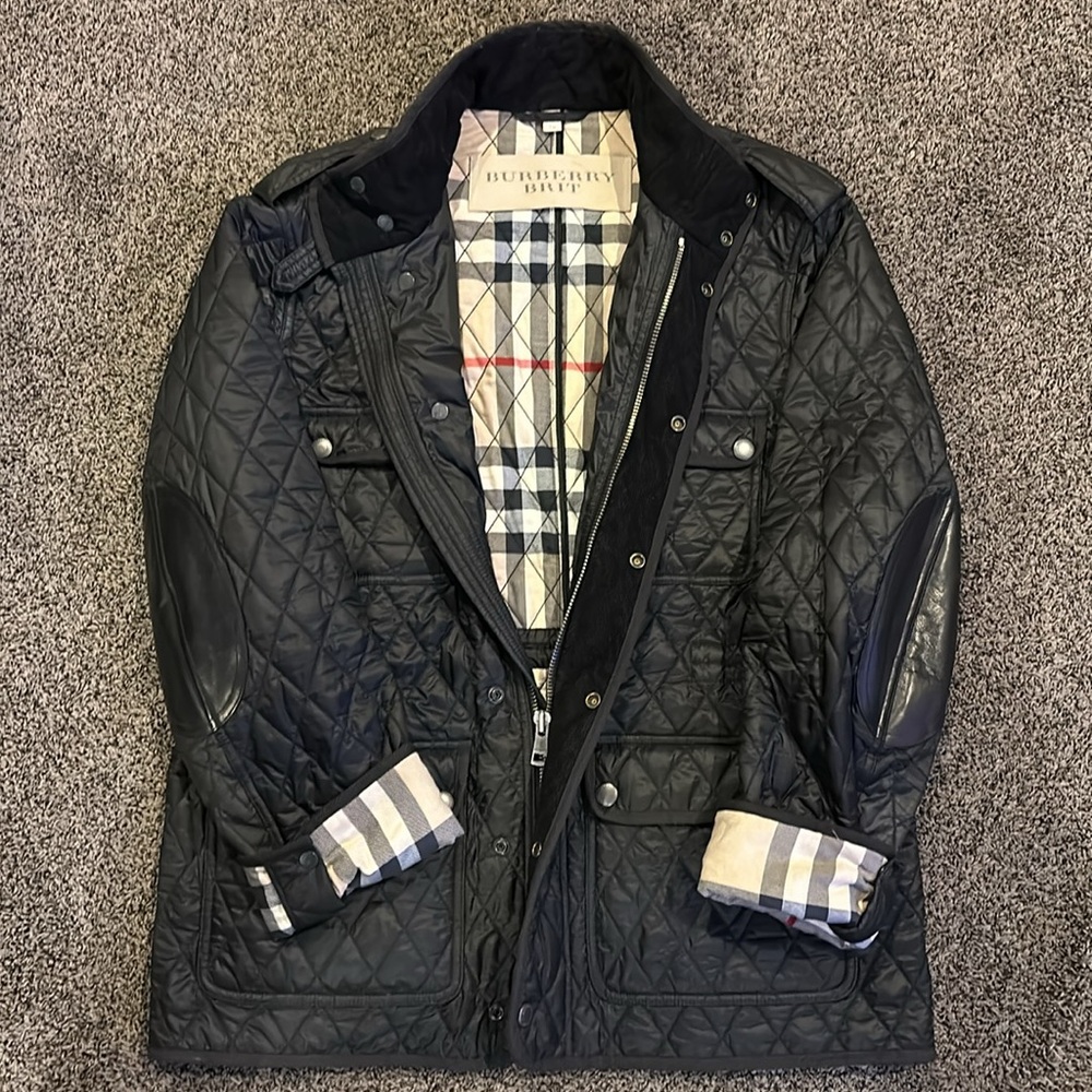 Burberry Black Quilted Puffer Jacket with Signature Check Cuffs - Picture 2 of 6
